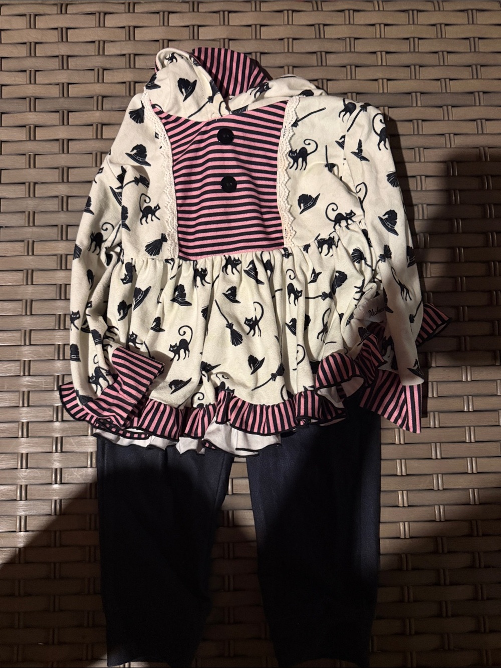 Makena lane Witch and cat Print Hoodie